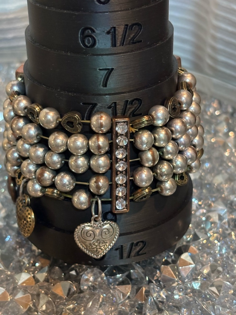 ✨ Vintage Stretchy Multi-Strand Heart Charm Bracelet ✨ - Picture 3 of 13